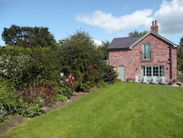The Garden | Cae Caled Self Catering | Glan Clwyd Isa